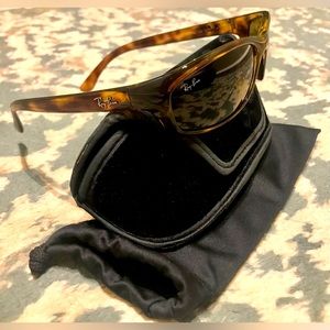 Ladies Tortoise Shell Ray-ban sunglasses